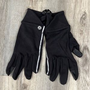 NWOT. LULULEMON gloves